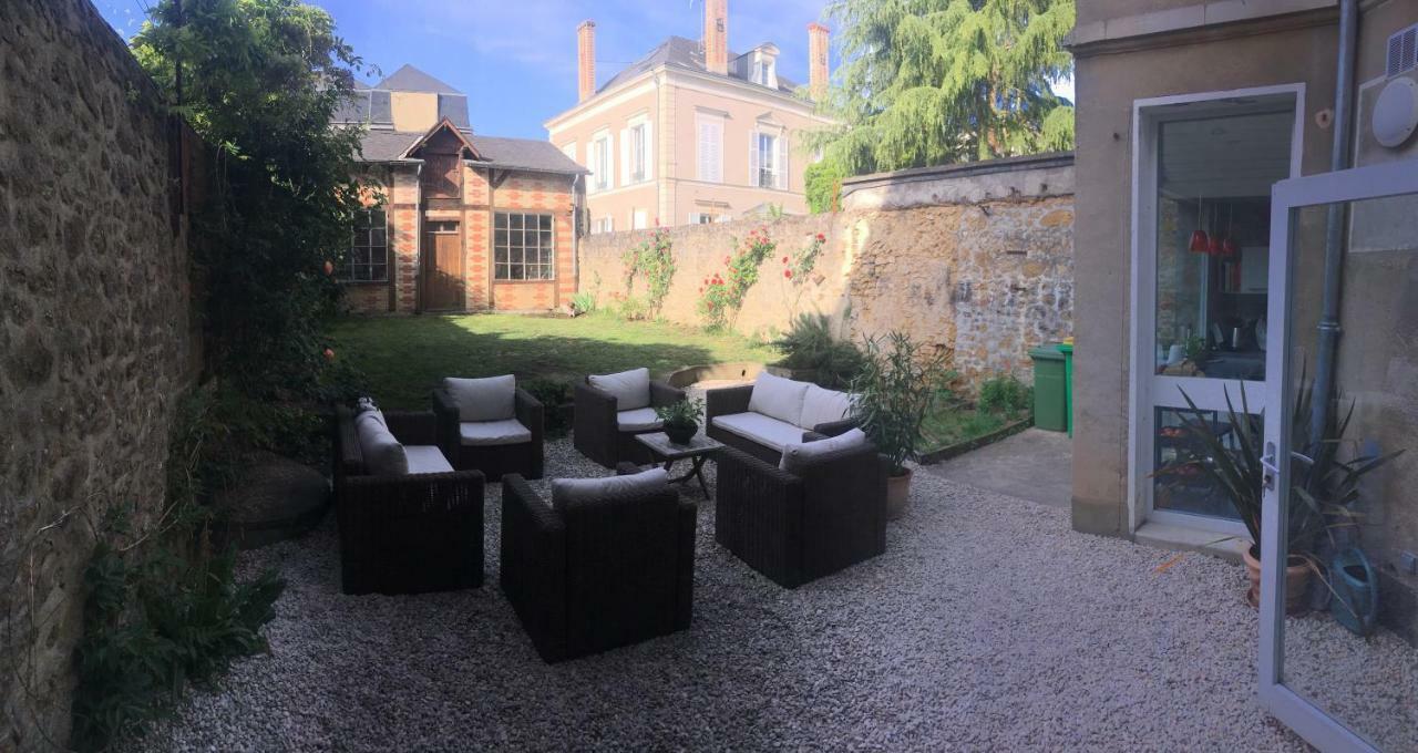 Chambre d'Hôtes Les Ecuries Le Mans Exterior foto